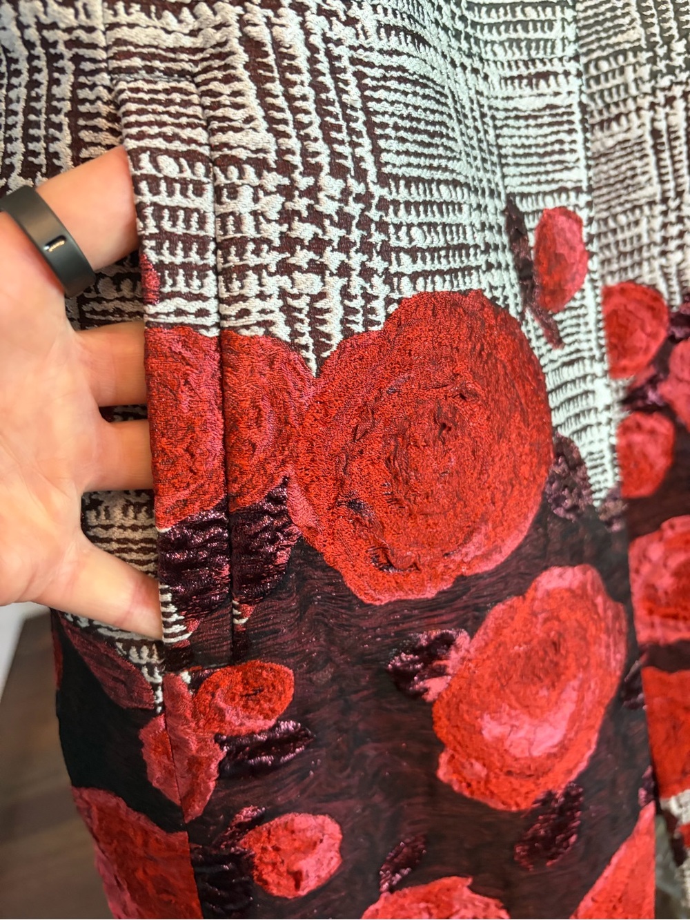 St. John gorgeous duster tweed coat with red floral design - Picture 5 of 6